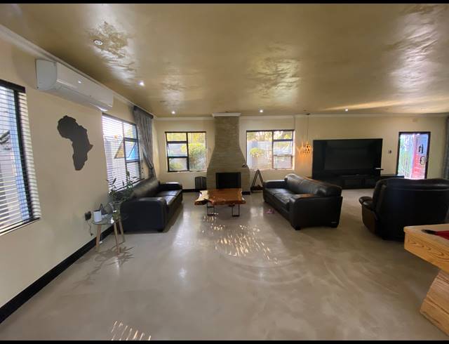 3 BEDROOM FREEHOLD FOR SALE IN RYNFIELD